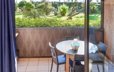 Balcon ou terrasse dans l'établissement Lovely Apartment In Moriani Plage