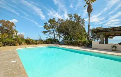 Piscine de l'établissement Lovely Apartment In Moriani Plage ou située à proximité