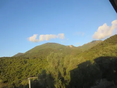 Vue générale sur la montagne ou vue sur la montagne depuis l'appartement