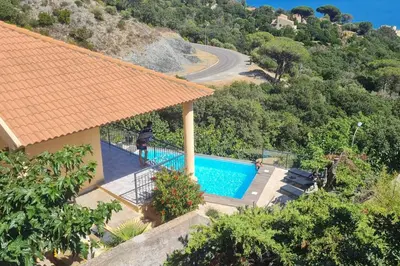 Piscine de l'établissement les gites de pietra rossa ou située à proximité