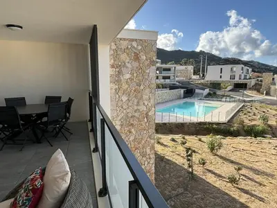 Piscine de l'établissement Appartement T2 vue mer et citadelle ou située à proximité