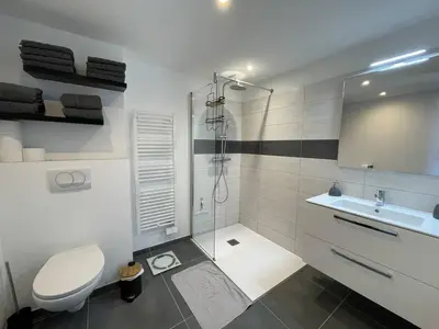 Salle de bains dans l'établissement Appartement T2 vue mer et citadelle