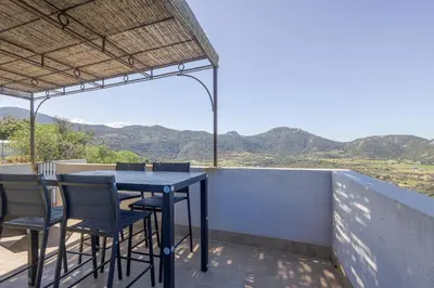 Vue générale sur la montagne ou vue sur la montagne depuis l'appartement
