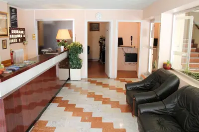 Coin salon dans l'établissement Hôtel Sampiero Corso