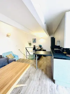 Télévision ou salle de divertissement dans l'établissement Maison de village à 10 min d'Ile Rousse