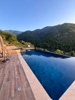 Vue générale sur la montagne ou vue sur la montagne depuis la maison de vacances