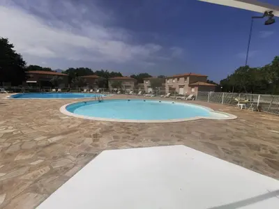 Piscine de l'établissement Villa Melody duplex climatisée piscine ou située à proximité
