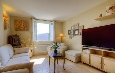 Télévision ou salle de divertissement dans l'établissement A Stella