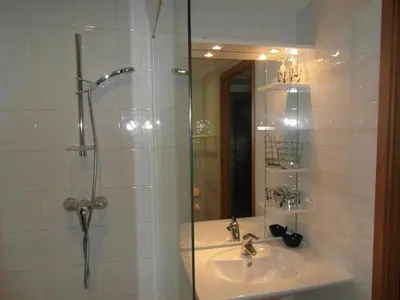 Salle de bains dans l'établissement Résidence les Eucalyptus
