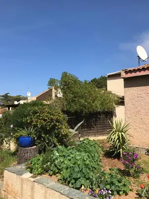 Jardin de l'établissement Appartement T2 Solane 35 LUMIO
