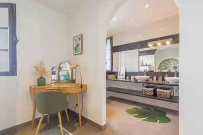 Cuisine ou kitchenette dans l'établissement Villa Ghjunchitu - Vue mer et Piscine privée proche de l'ile rousse