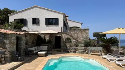 Piscine de l'établissement Villa Ghjunchitu - Vue mer et Piscine privée proche de l'ile rousse ou située à proximité