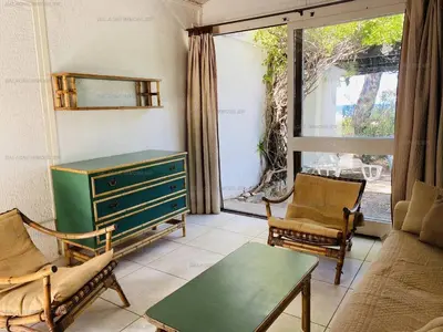 Coin salon dans l'établissement Appartement T2 P23 LUMIO