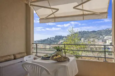 Vue générale sur la montagne ou vue sur la montagne depuis l'appartement