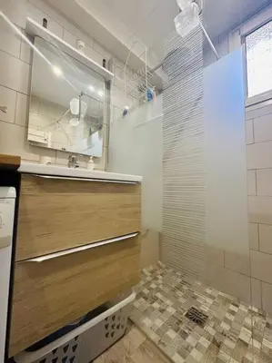 Salle de bains dans l'établissement Appartement vue mer 5 personnes