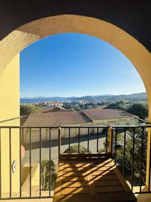 Balcon ou terrasse dans l'établissement Appartement vue mer 5 personnes
