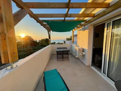 Balcon ou terrasse dans l'établissement App. 2 p design zen vue mer N182