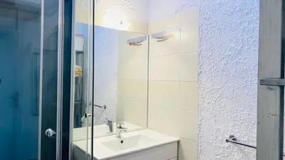 Salle de bains dans l'établissement Appartement Boug 1 Lumio