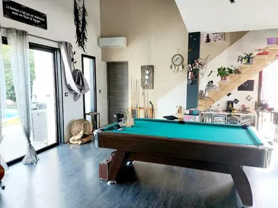Billard dans l'établissement Chez Cendra