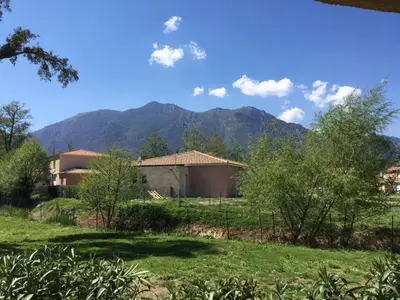Vue générale sur la montagne ou vue sur la montagne depuis l'appartement