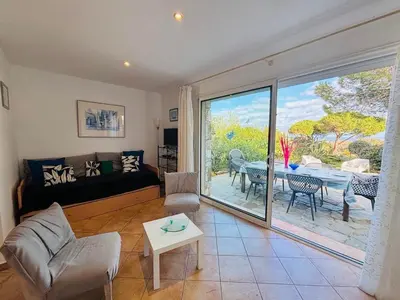 Coin salon dans l'établissement Appartement Boug 27 Lumio