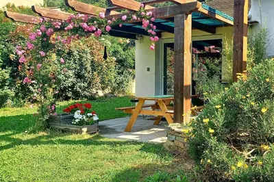 Jardin de l'établissement Joli studio climatisé