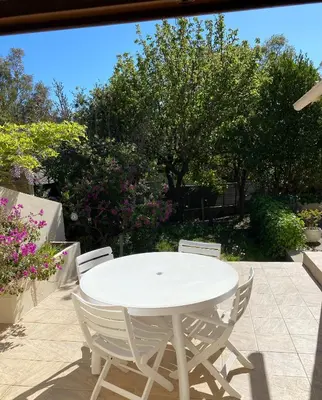 Jardin de l'établissement Maison à 150m de la plage naturiste, 2 chambres
