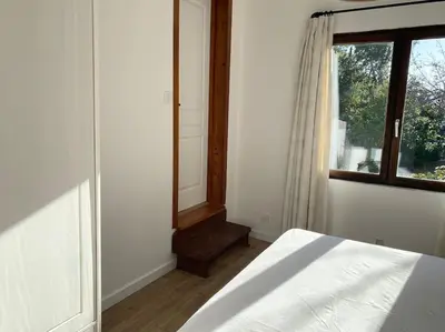 Un ou plusieurs lits dans un hébergement de l'établissement Maison à 150m de la plage naturiste, 2 chambres