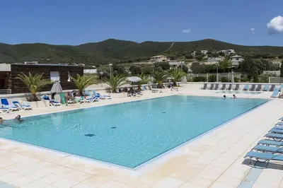 Piscine de l'établissement Mini-villa alliance wifi proche ile rousse ou située à proximité