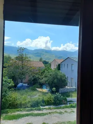 Vue générale sur la montagne ou vue sur la montagne depuis l'appartement