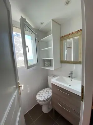 Salle de bains dans l'établissement Tranquillité ,vue mer