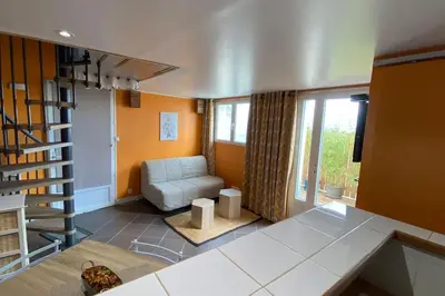 Coin salon dans l'établissement Tranquillité ,vue mer