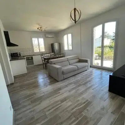 Appartement entre mer et montagne avec beau jardin