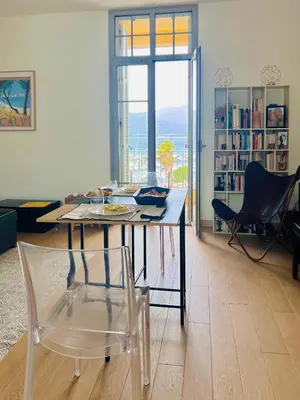 Coin salon dans l'établissement Superbe appartement vue mer - terrasse et parking