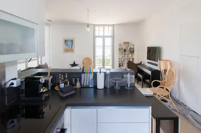 Cuisine ou kitchenette dans l'établissement Superbe appartement vue mer - terrasse et parking