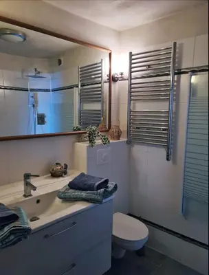 Salle de bains dans l'établissement Casa Torra d'Erbalunga