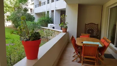Balcon ou terrasse dans l'établissement Très beau T3 dans résidence avec piscine à 5 min à pied de la plage et commerces