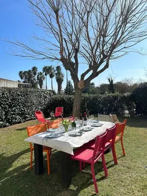 Jardin de l'établissement Rez de Jardin Piscine et Plage