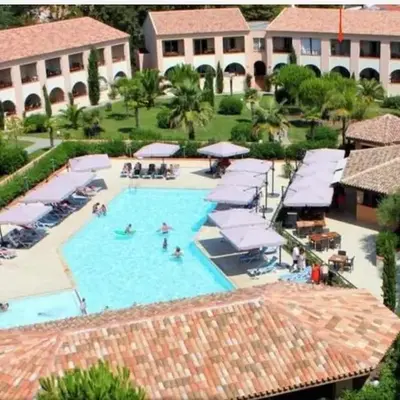 appartement bord de mer en Corse avec 2 piscines 100 metres de la plage