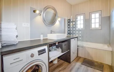 Salle de bains dans l'établissement Casaperta Aleria