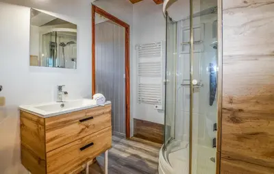 Salle de bains dans l'établissement Casaperta Aleria