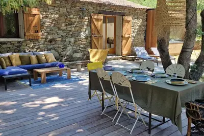 Coin salon dans l'établissement Villa Bergerie Baracco Argia, piscine, maquis et tradition corse pour 6 personnes