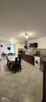 Cuisine ou kitchenette dans l'établissement Appartement F2 dessous de villa