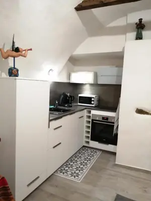 Cuisine ou kitchenette dans l'établissement Studio neuf à 15mn de la mer