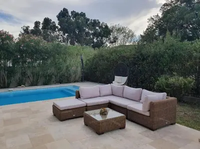 Piscine de l'établissement Maison à Saint-Florent avec piscine privée ou située à proximité