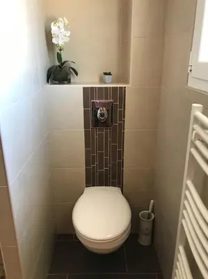 Salle de bains dans l'établissement Maison à Saint-Florent avec piscine privée