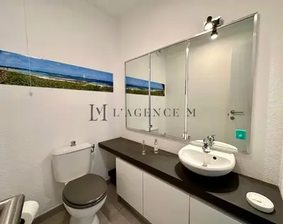 Salle de bains dans l'établissement Appartement Cardellu Paisible & centre-ville CALVI