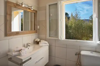 Salle de bains dans l'établissement Maisonnette une chambre 