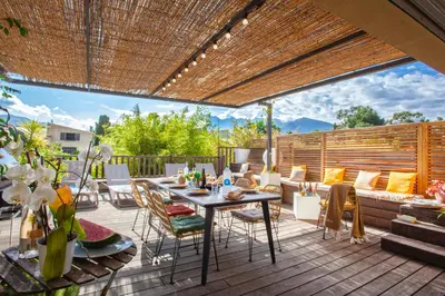 Vue générale sur la montagne ou vue sur la montagne depuis l'appartement