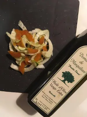 Boissons dans l'établissement Demeure de charme Suarella Domaine de Marquiliani